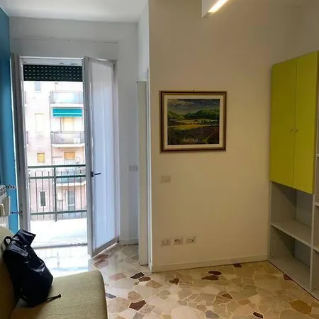 Cozy 1-room In Giambellino Milan